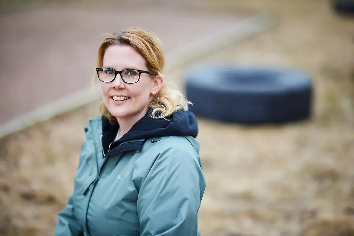 Sofie, 37, kan inte tänka sig att bo någon annanstans än i Vittinge. Bild: Pia Nordlander